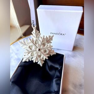 New Pandora Christmas Ornament Porcelain Snowflake 2015 Limited Edition